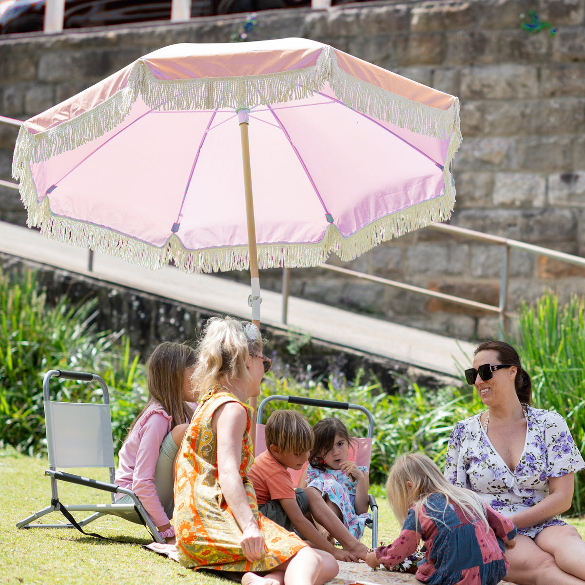 Havana Outdoors Beach Umbrella Portable 2 Metre Fringed Garden Sun Shade Shelter - Dusty Rose